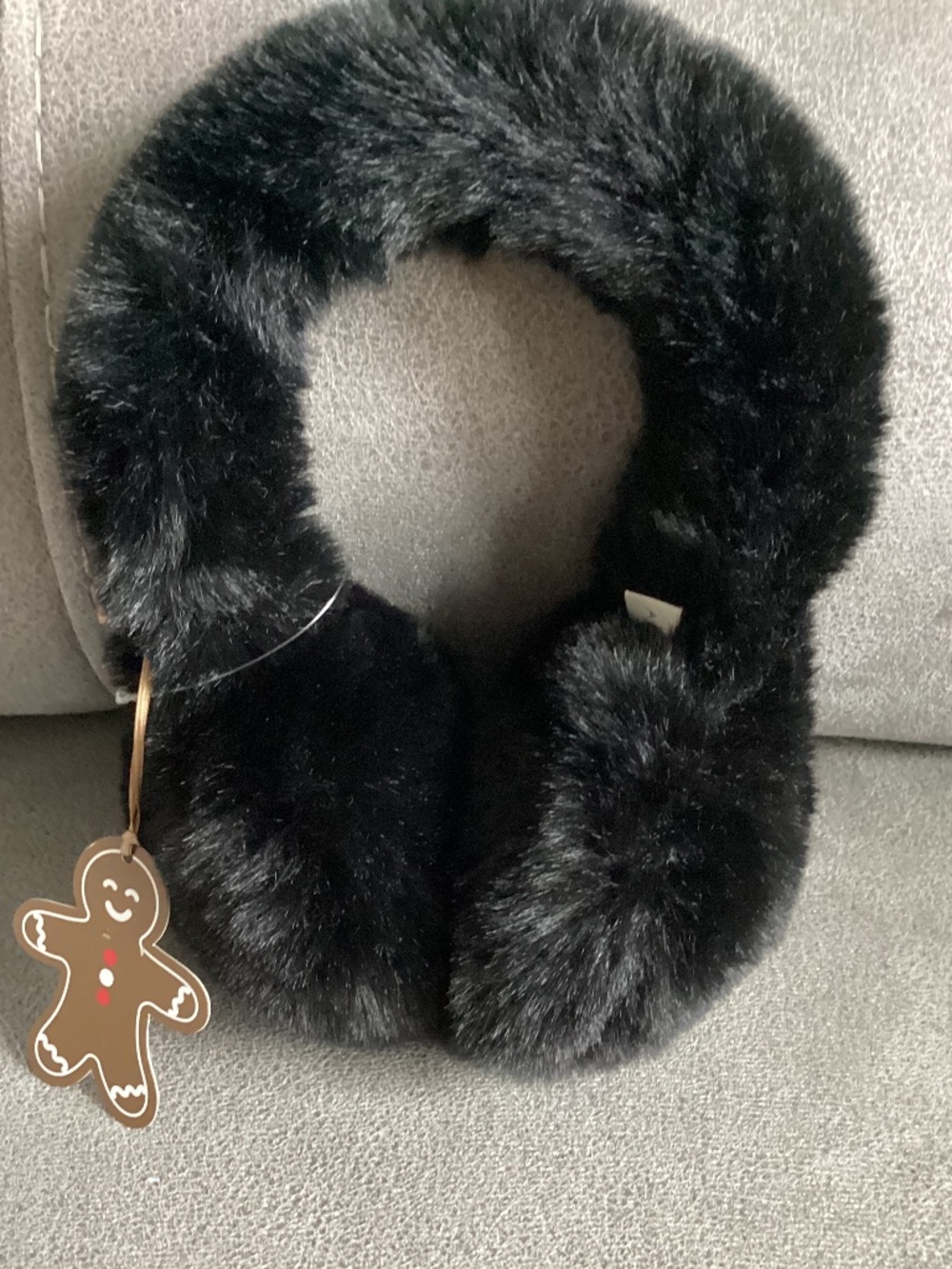 Women’s black earmuffs by Aspen New w tag